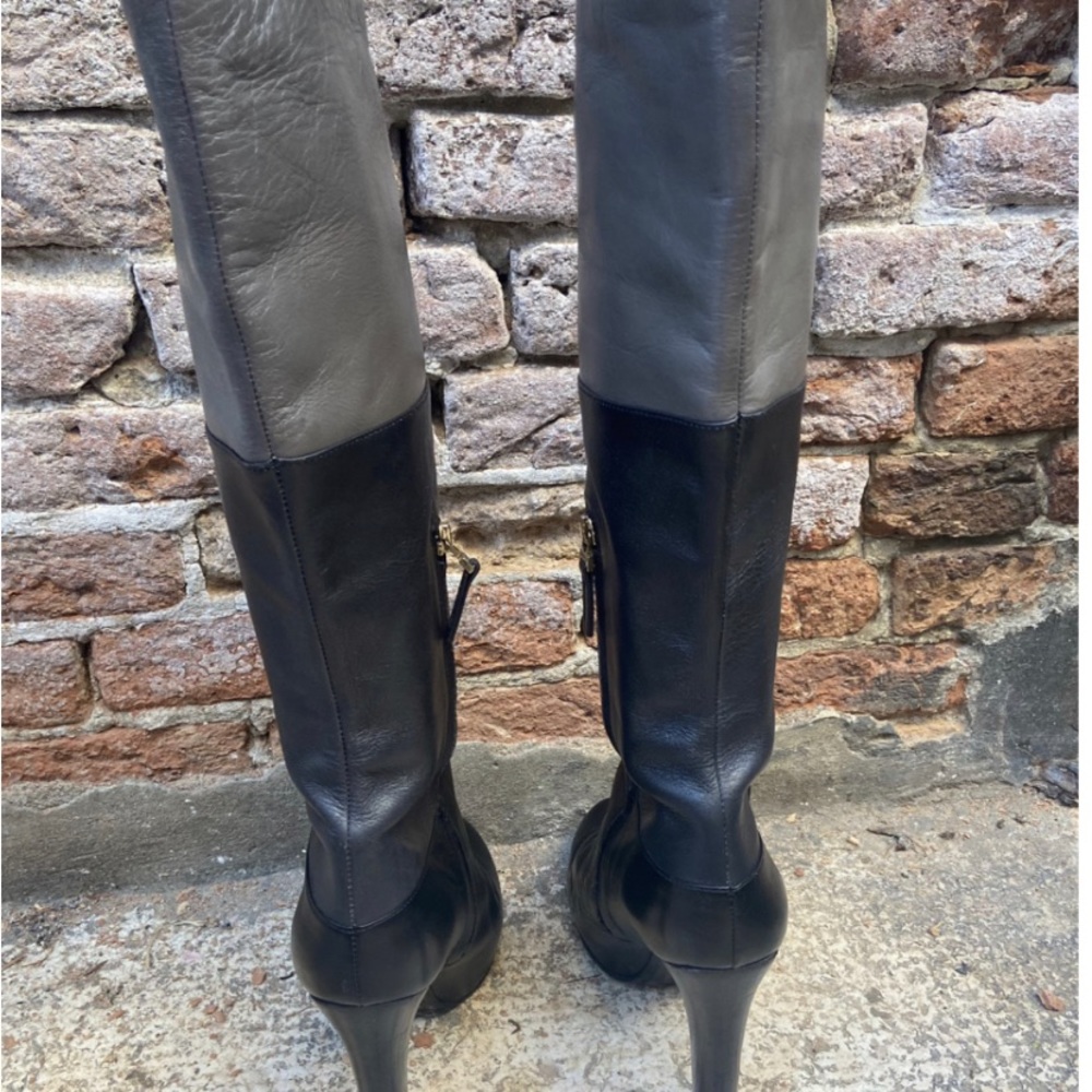 Beautiful pair of tall Fendi boots black/grey leather boots size 9/40.